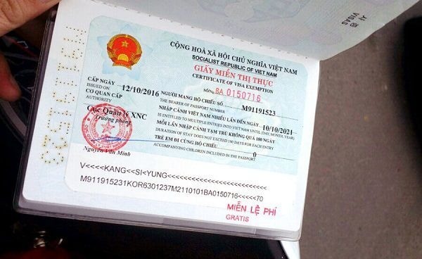 The 5-year Vietnam visa is a long-term visa. It lets foreigners visit Vietnam many times over five years