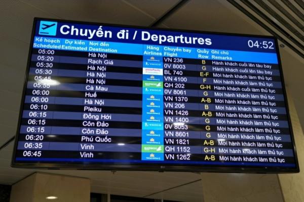 Track your Tan Son Nhat airport departure on the LED board