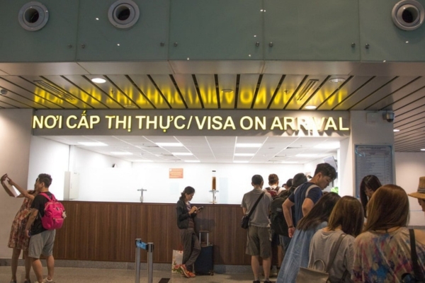 Visa on arrival is suitable for those who cannot go to the Embassy