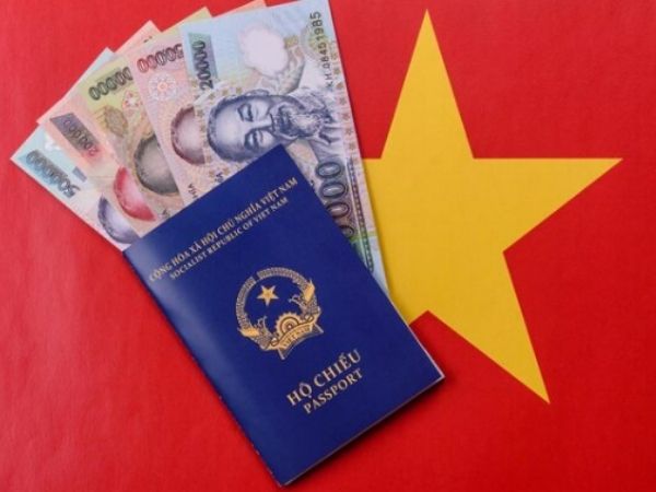 Currency, ATMs, and payment tips when travelling to Vietnam