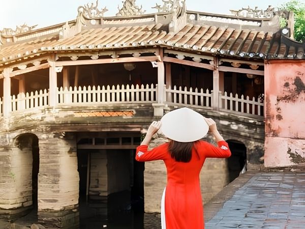 Culture, etiquette and local customs of Vietnam